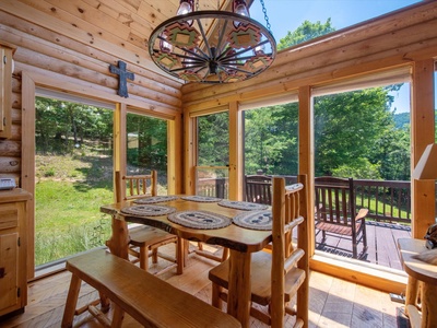 Hillside Hideaway - Dining Area