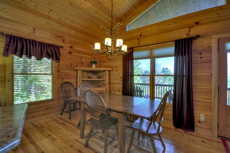 Eagles View - Dining Area