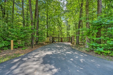 Deer Watch Lodge- Entrance gate to the cabin