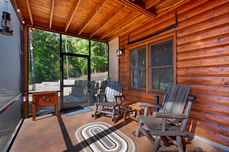 Soaring Hawk Lodge - Lower Level Screened In Patio Seating Area