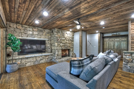 A Stoney River - Lower Level Living Room