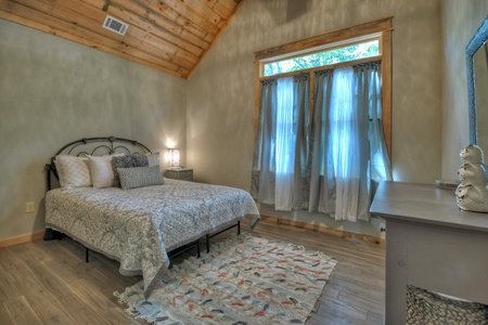 Once In A Blue Ridge: Entry Level Guest Bedroom