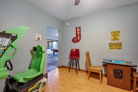 Loving Lodge - Arcade Room