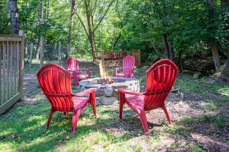 Hemptown Hideaway- Outdoor firepit area