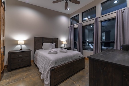 Cohutta Mountain Retreat- Queen en-suite