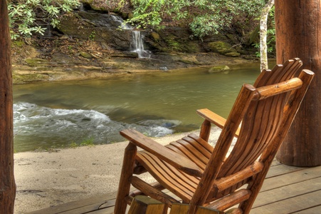 Hothouse Hideaway- Creekside outdoor seating