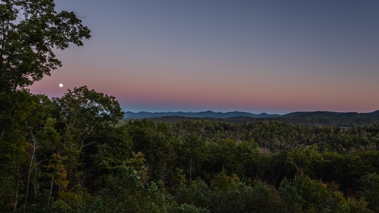 Lookout Lodge - Long Range Mountain Views