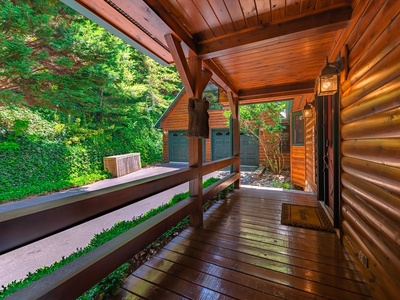 Babbling Brook - Entry Deck View
