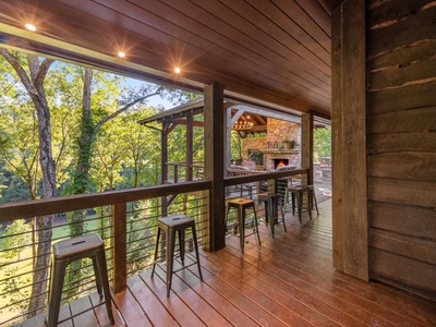 River Joy Lodge- Entry Level Deck Seating Area