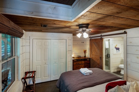 Bentley's Retreat - Lower Level Guest Bedroom