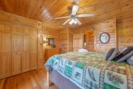 Choctaw Ridge - Entry Level Guest Queen Bedroom