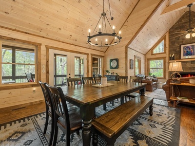 Fern Creek Hollow Lodge - Dining Area