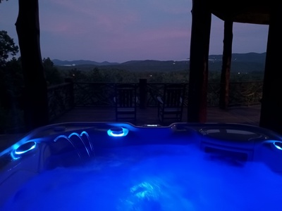 Lookout Lodge - Lower Level covered Hot Tub