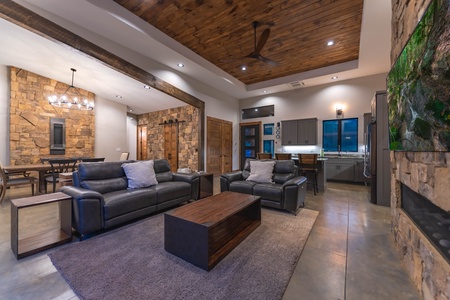 Cohutta Mountain Retreat- Living room with lounge furniture