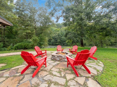 The River House - Fire Pit