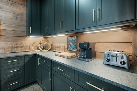 Blue Fox - Fully Equipped Kitchen