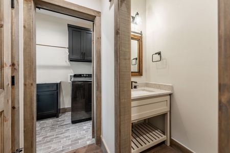 Big Top of Blue Ridge: Entry Level Shared Bathroom