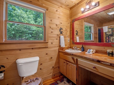 Hillside Hideaway - Upper Level Loft King Bathroom