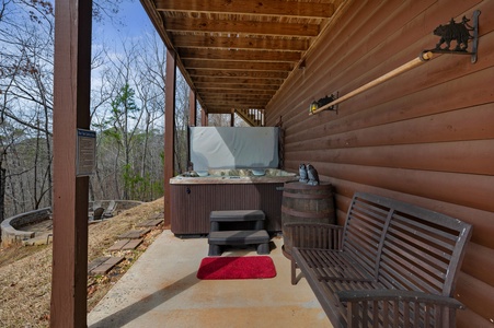 Moosin' Around - Terrace Level Covered Hot Tub