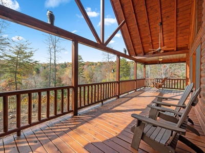 Whispering Pond Lodge -  Entry Level Deck Seating