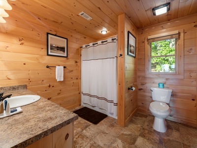 Soaring Hawk Lodge - Upper Level Master Bathroom