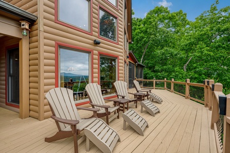 Peacock Chalet- Entry Level Deck