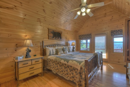 Sunrock Mountain Hideaway- Upstairs king master suite with balcony access