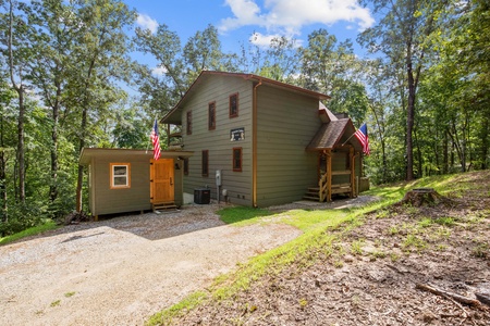 BeauJax Cabin - Exterior