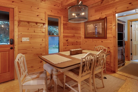 Cartacay River Retreat - Entry Level Dining Room