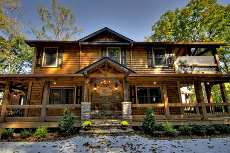 The Vue Over Blue Ridge- Front entrance view of the cabin