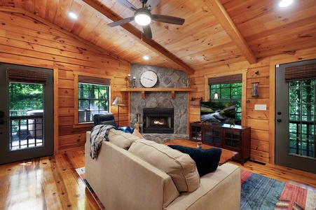 Creek Music Cabin - Living Room