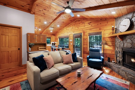 Melody Creek Cabin - Living Room