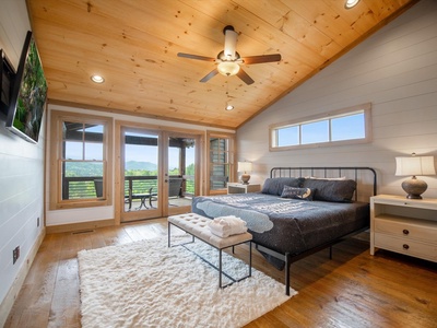 Dream Catcher- Upper level bedroom