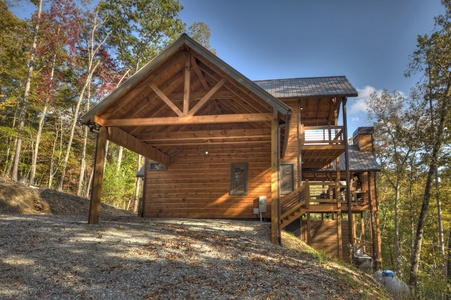 Cedar Ridge- Driveway view leading to the cabin