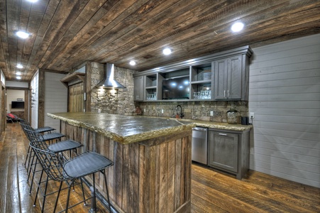 A Stoney River - Lower Level Fully Equipped Kitchen