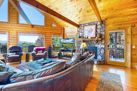 Panoramic Paradise: Living Room