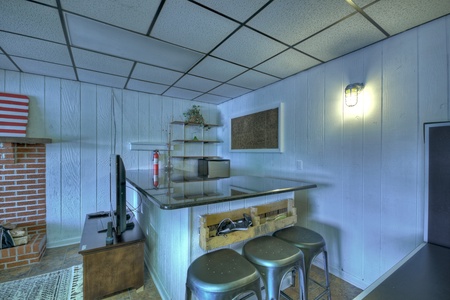 Waters Edge - Lower Level Wet Bar