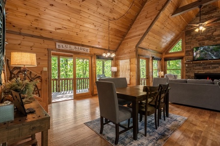 Woodhaven Retreat - Dining Area