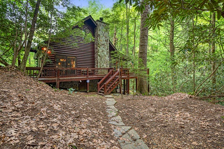 Tuckaway Cave - View of Cabin (3)