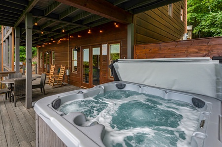 On the Horizon - Lower Level Hot Tub