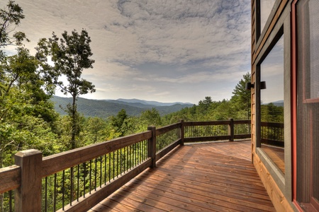 3 Peaks-Entry level deck view