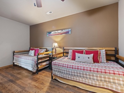 Crows Nest- Lower level guest trundle beds