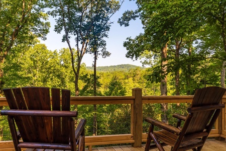 Sugar Shack - Front Deck and Seating Area