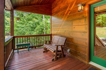 Wise Mountain Hideaway - Front Porch Glider Bench