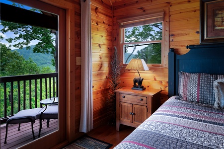 Moonlight Lodge - Upper Level Primary King Suite with private balcony!