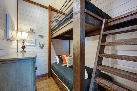Daybreak Ridge- Lower level bunk room