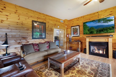 Peacock Chalet- Lower Level Entertainment Room