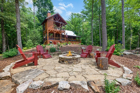 Three Loves Cabin - Stone Laid Firepit