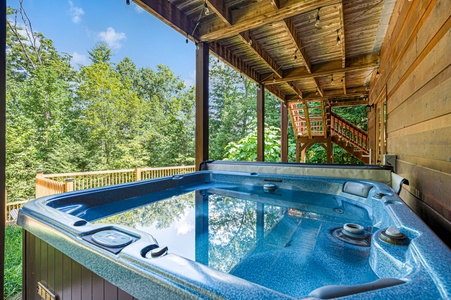 Blue Line Vista - Terrrace Level covered hot tub