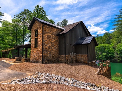 Misty Trail Lakehouse - Side View Cabin